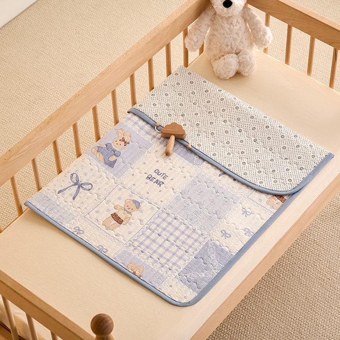 91家纺网 家纺一手货源 找家纺 X猫先生 2026新款全棉防水床垫婴童隔尿垫姨隔脏垫姨妈垫护理垫 蓝格童话（FS）