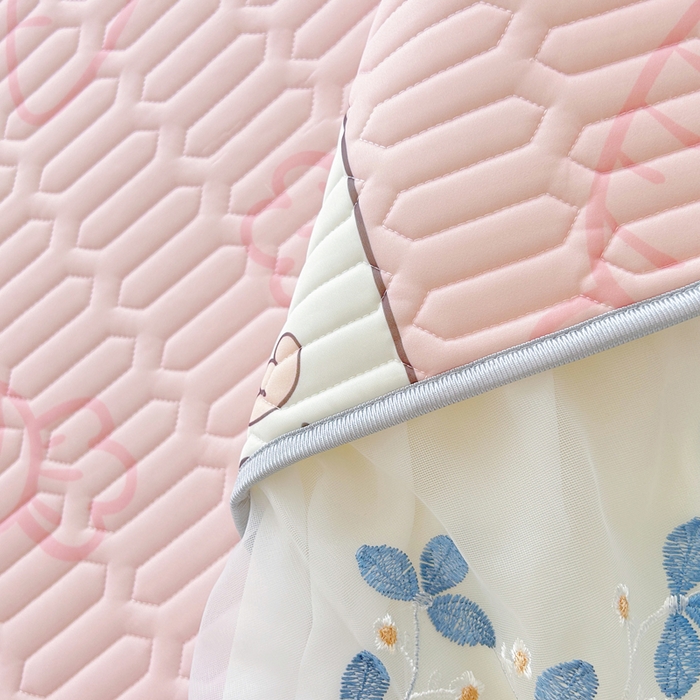 91家纺网 家纺一手货源 找家纺 能好家纺 2026春夏新款小清新乳胶床裙款凉席席子 兔宝贝