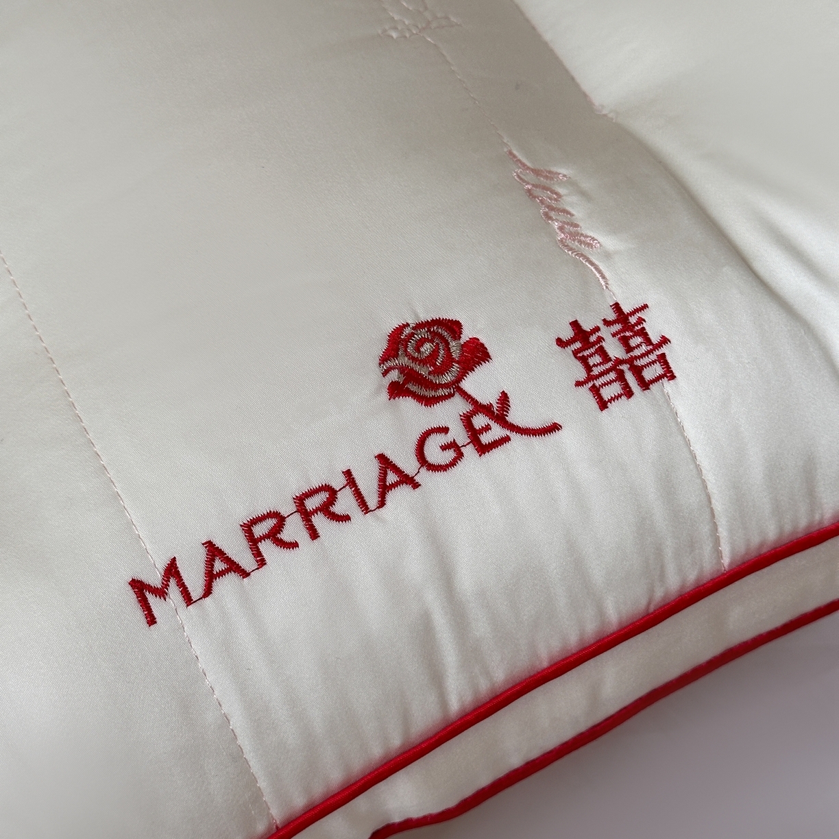 91家纺网 家纺一手货源 找家纺 伟邦枕芯 2026新款婓丽玫瑰婚庆枕枕头枕芯 酒店蓬松款