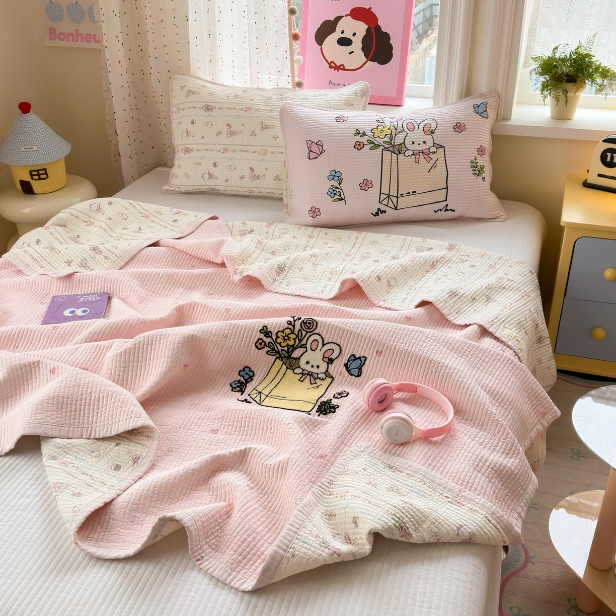 91家纺网 家纺一手货源 找家纺 乐童家纺 2026新款双面纯棉水洗两用毛巾绣床盖四件套-第一波 床盖款-小兔花园