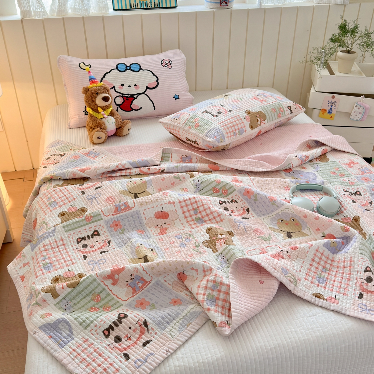 91家纺网 家纺一手货源 找家纺 乐童家纺 2026新款双面纯棉水洗两用毛巾绣床盖四件套-第一波 床盖款-拼图乐园