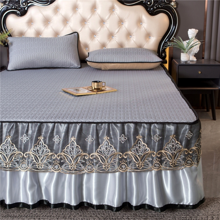 91家纺网 家纺一手货源 找家纺 能好家纺 2026春夏新款纯色+印花凉感丝乳胶凉席床裙款三件套 灰色