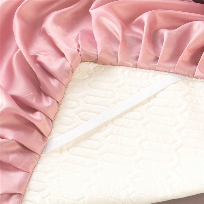 91家纺网 家纺一手货源 找家纺 能好家纺 2026春夏新款纯色+印花凉感丝乳胶凉席床裙款三件套 豆沙