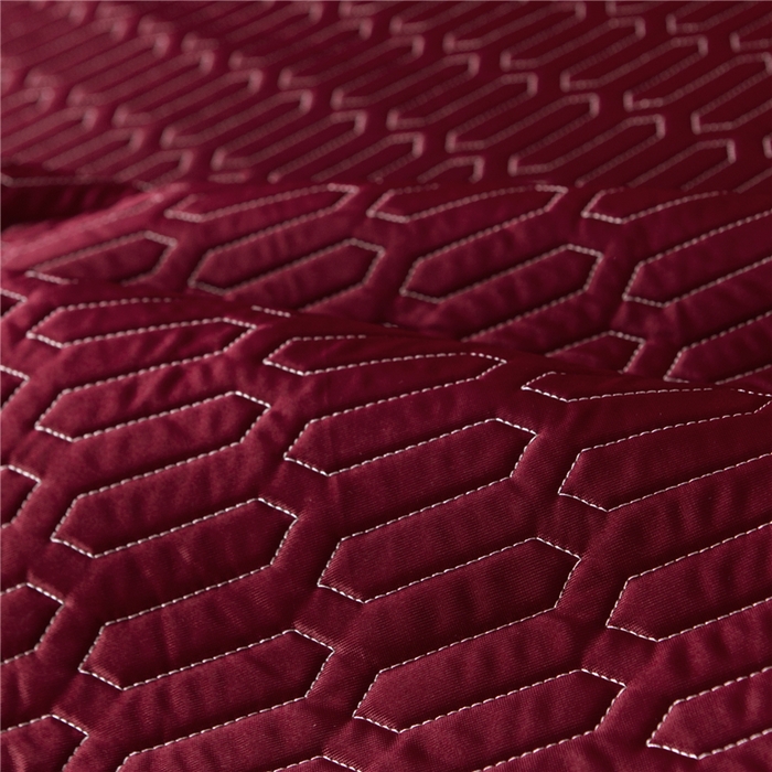 91家纺网 家纺一手货源 找家纺 能好家纺 2026春夏新款纯色+印花凉感丝乳胶凉席床裙款三件套 酒红