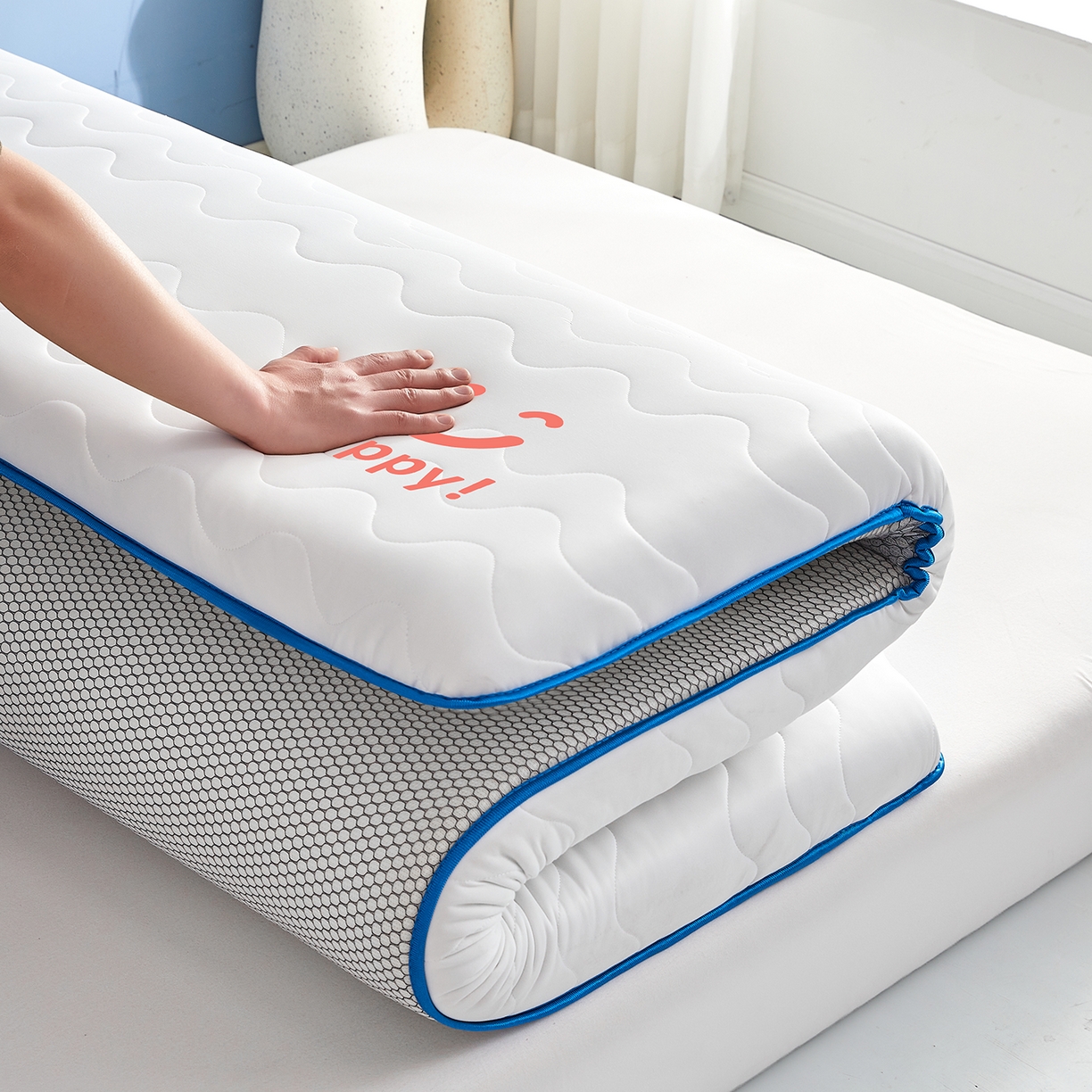 91家纺网 家纺一手货源 找家纺 月茶家纺 2026新款单边三波浪牛奶丝乳胶床垫 单边三波浪白