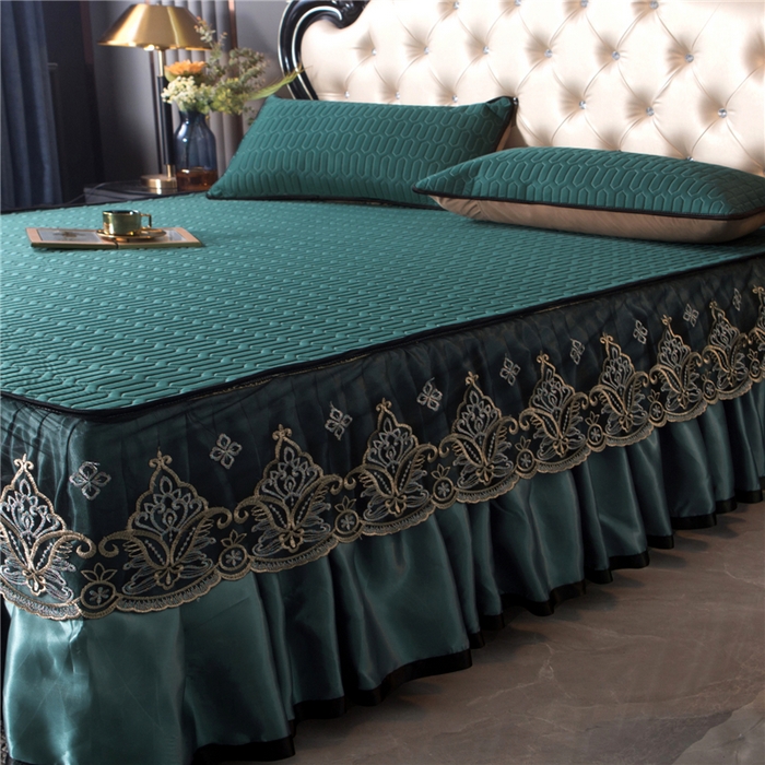 91家纺网 家纺一手货源 找家纺 能好家纺 2026春夏新款纯色+印花凉感丝乳胶凉席床裙款三件套 墨绿