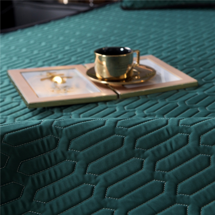 91家纺网 家纺一手货源 找家纺 能好家纺 2026春夏新款纯色+印花凉感丝乳胶凉席床裙款三件套 墨绿