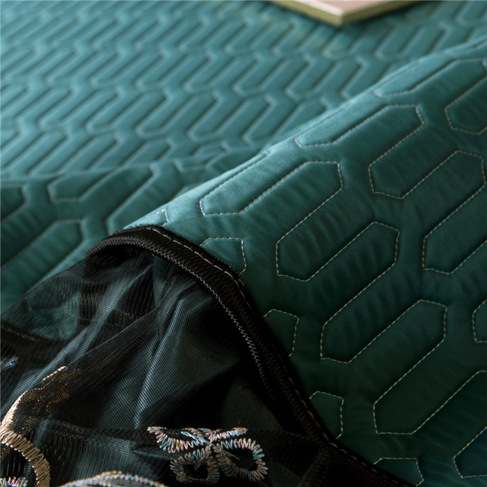 91家纺网 家纺一手货源 找家纺 能好家纺 2026春夏新款纯色+印花凉感丝乳胶凉席床裙款三件套 墨绿