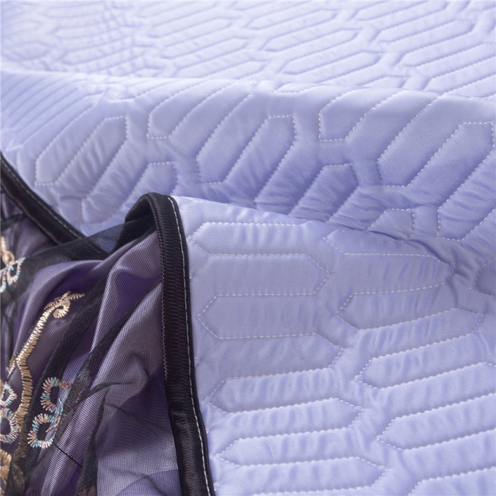 91家纺网 家纺一手货源 找家纺 能好家纺 2026春夏新款纯色+印花凉感丝乳胶凉席床裙款三件套 雪青