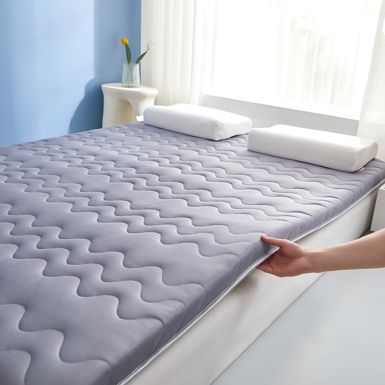 91家纺网 家纺一手货源 找家纺 月茶家纺 2026新款单边三波浪牛奶丝乳胶床垫 单边三波浪灰