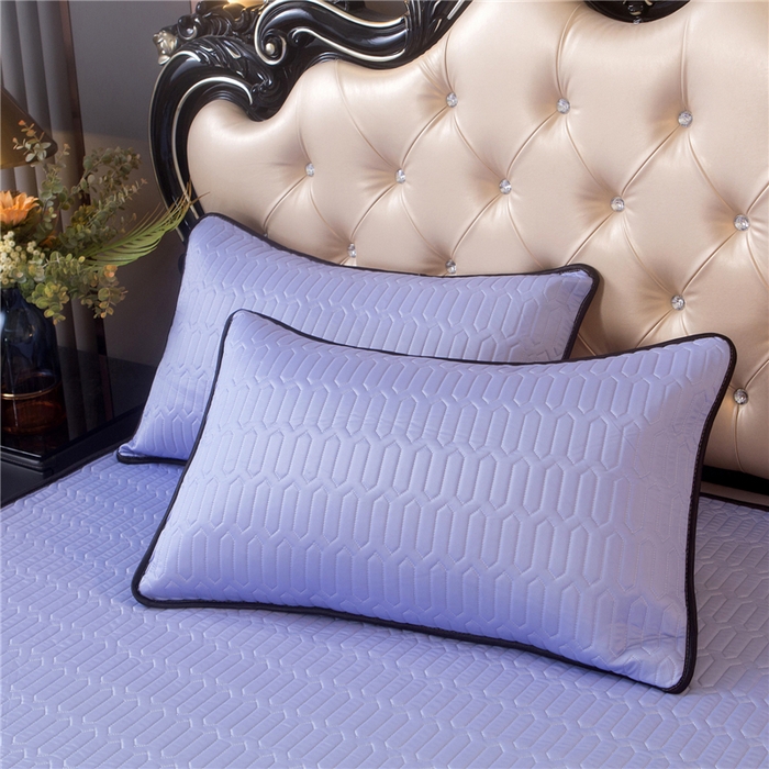 91家纺网 家纺一手货源 找家纺 能好家纺 2026春夏新款纯色+印花凉感丝乳胶凉席床裙款三件套 雪青