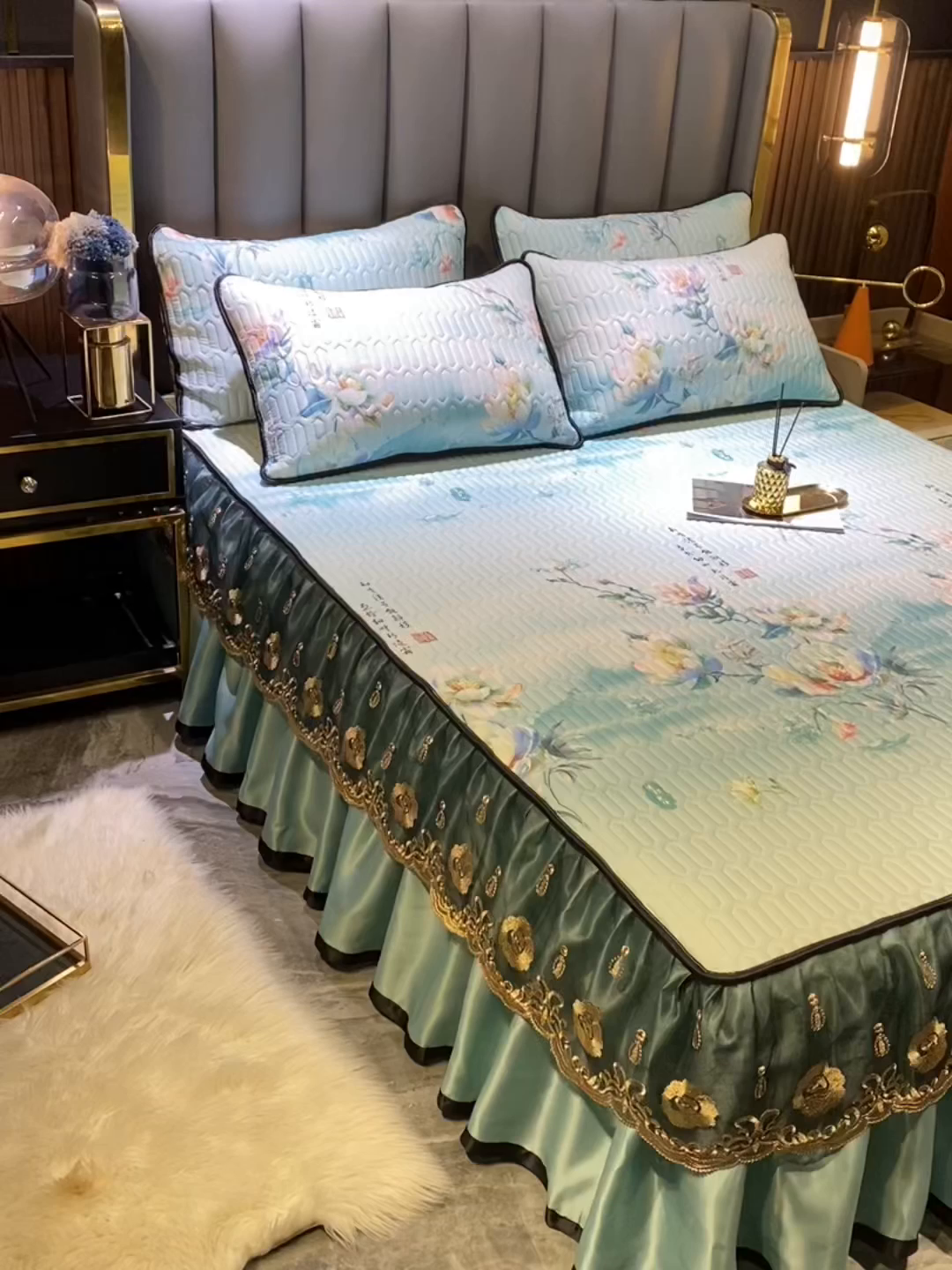 91家纺网 家纺一手货源 找家纺 能好家纺 2026春夏新款纯色+印花凉感丝乳胶凉席床裙款三件套 雅韵