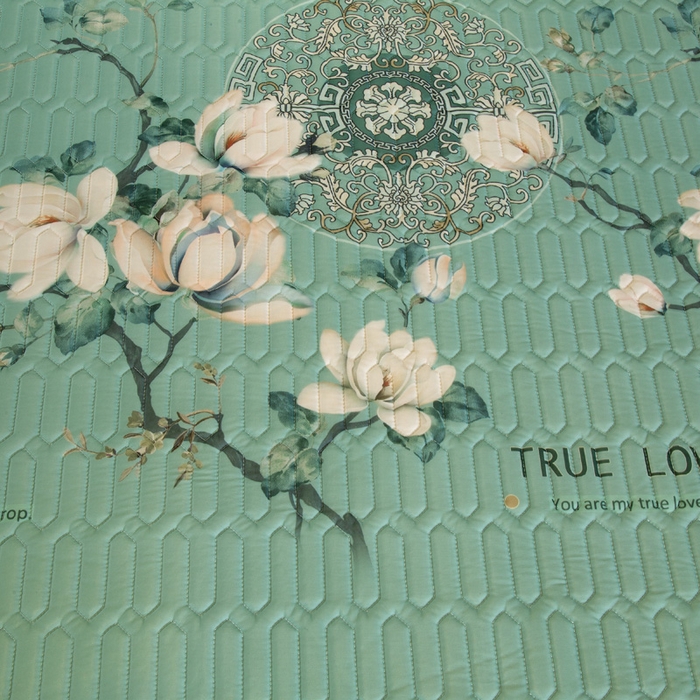 91家纺网 家纺一手货源 找家纺 能好家纺 2026春夏新款纯色+印花凉感丝乳胶凉席床裙款三件套 幽梦