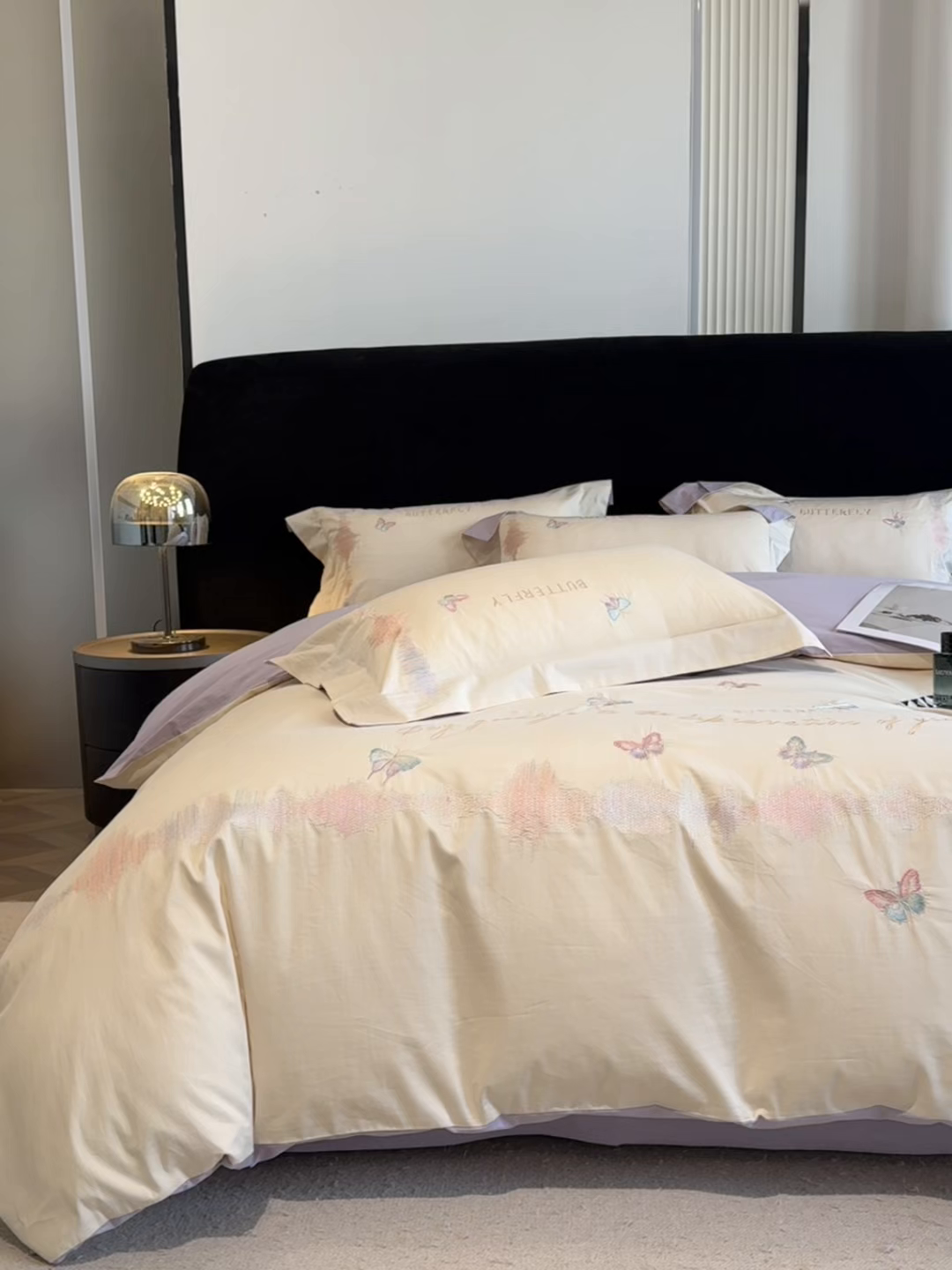 91家纺网 家纺一手货源 找家纺 欣宜家纺 2026春夏新款纯棉全棉长绒棉刺绣绣花高端礼盒四件套-漫舞 漫舞-白紫