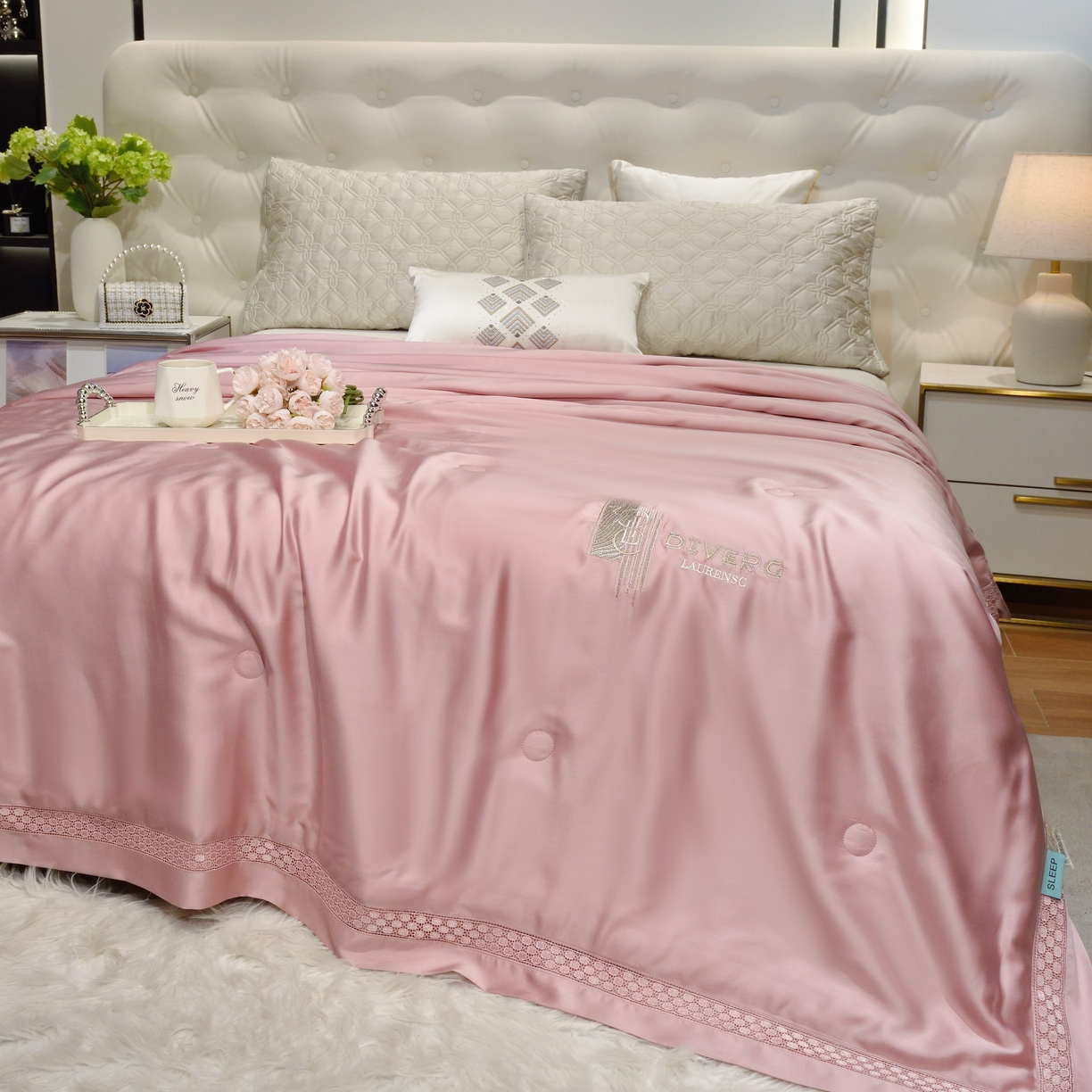 91家纺网 家纺一手货源 找家纺 博尔菲 2026新款半镂空蕾丝宽边绗缝夏被夏凉被空调被 豆沙