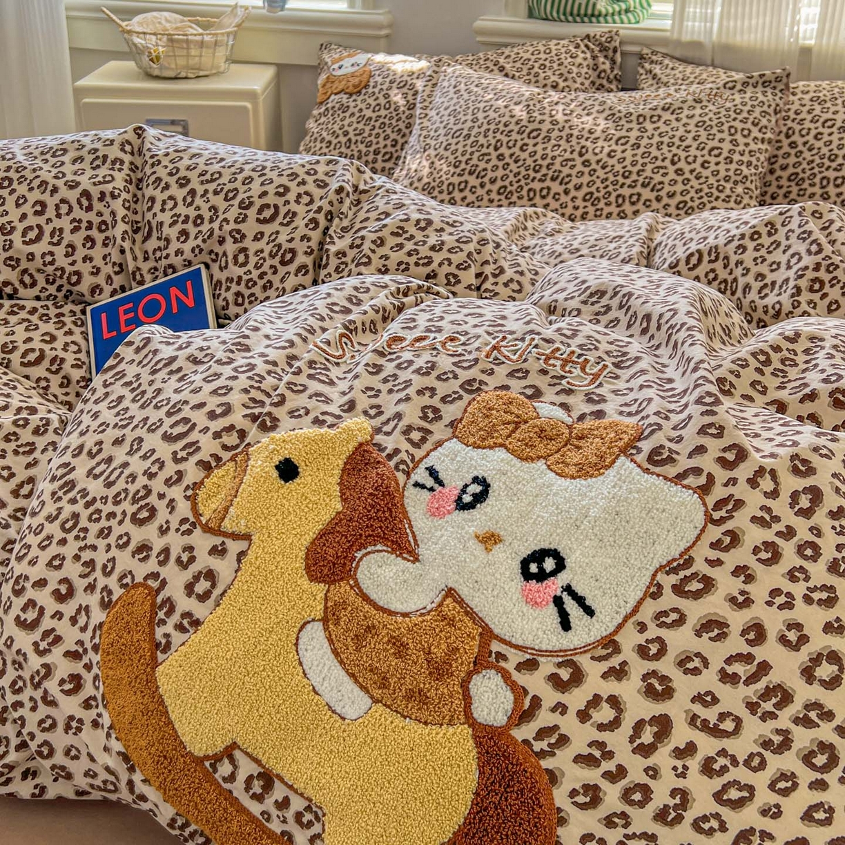 思诺羽床笠 2026新款仿棉毛巾绣四件套系列 豹纹kitty