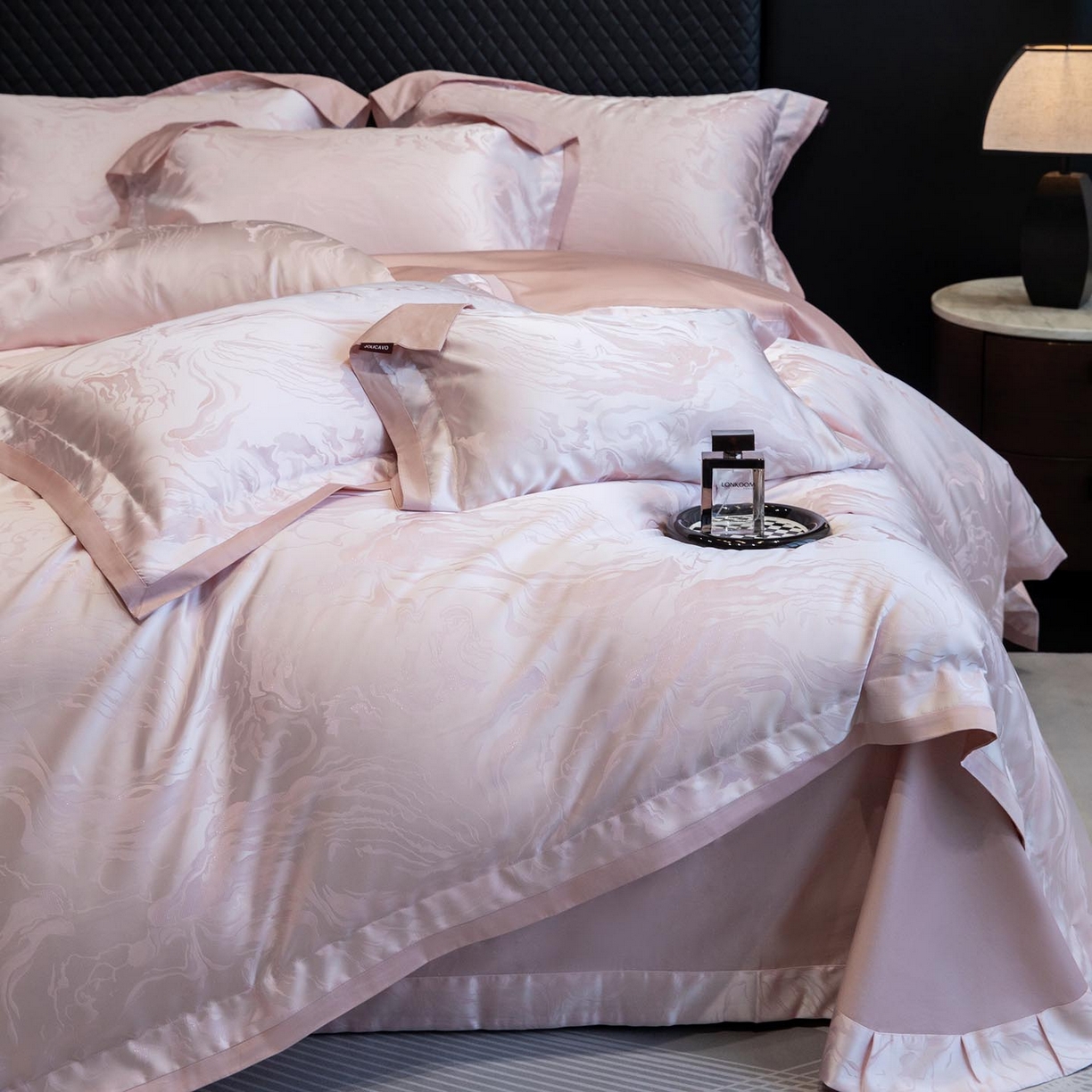 91家纺网 家纺一手货源 找家纺 2026新款轻奢风高端A类贡缎长绒棉纯棉四件套100全棉提花被套床单床笠高级感-姝忆 姝忆-香蜜粉