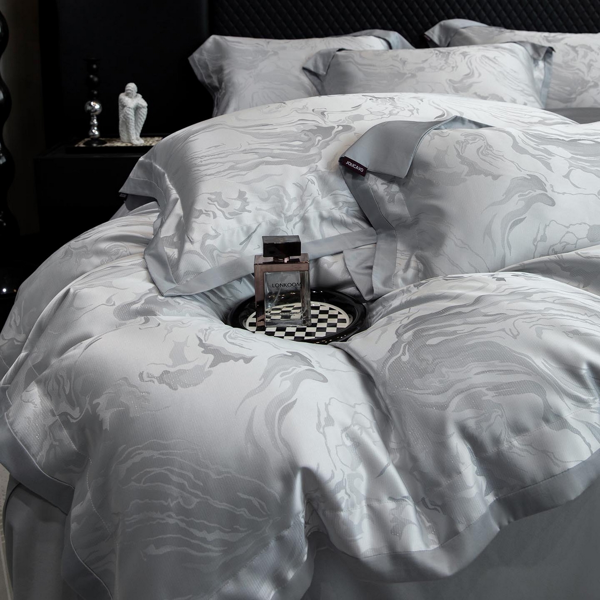 91家纺网 家纺一手货源 找家纺 2026新款轻奢风高端A类贡缎长绒棉纯棉四件套100全棉提花被套床单床笠高级感-姝忆 姝忆-蒂奥银