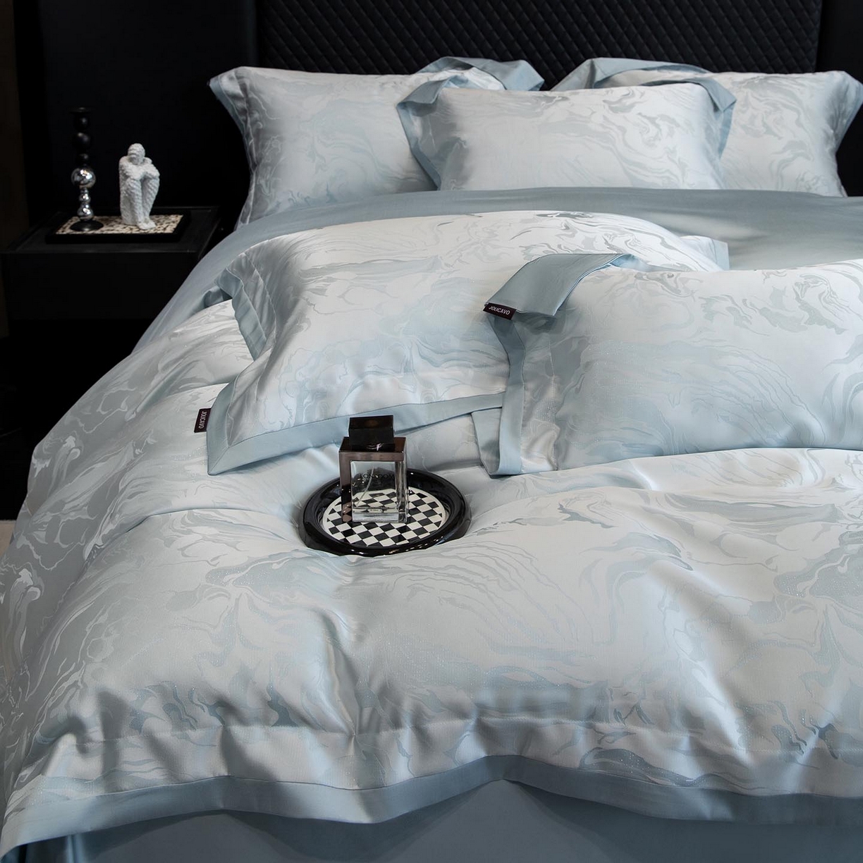 91家纺网 家纺一手货源 找家纺 2026新款轻奢风高端A类贡缎长绒棉纯棉提花被套床单床笠高级感床上用品四件套-姝忆 姝忆-柔雾蓝