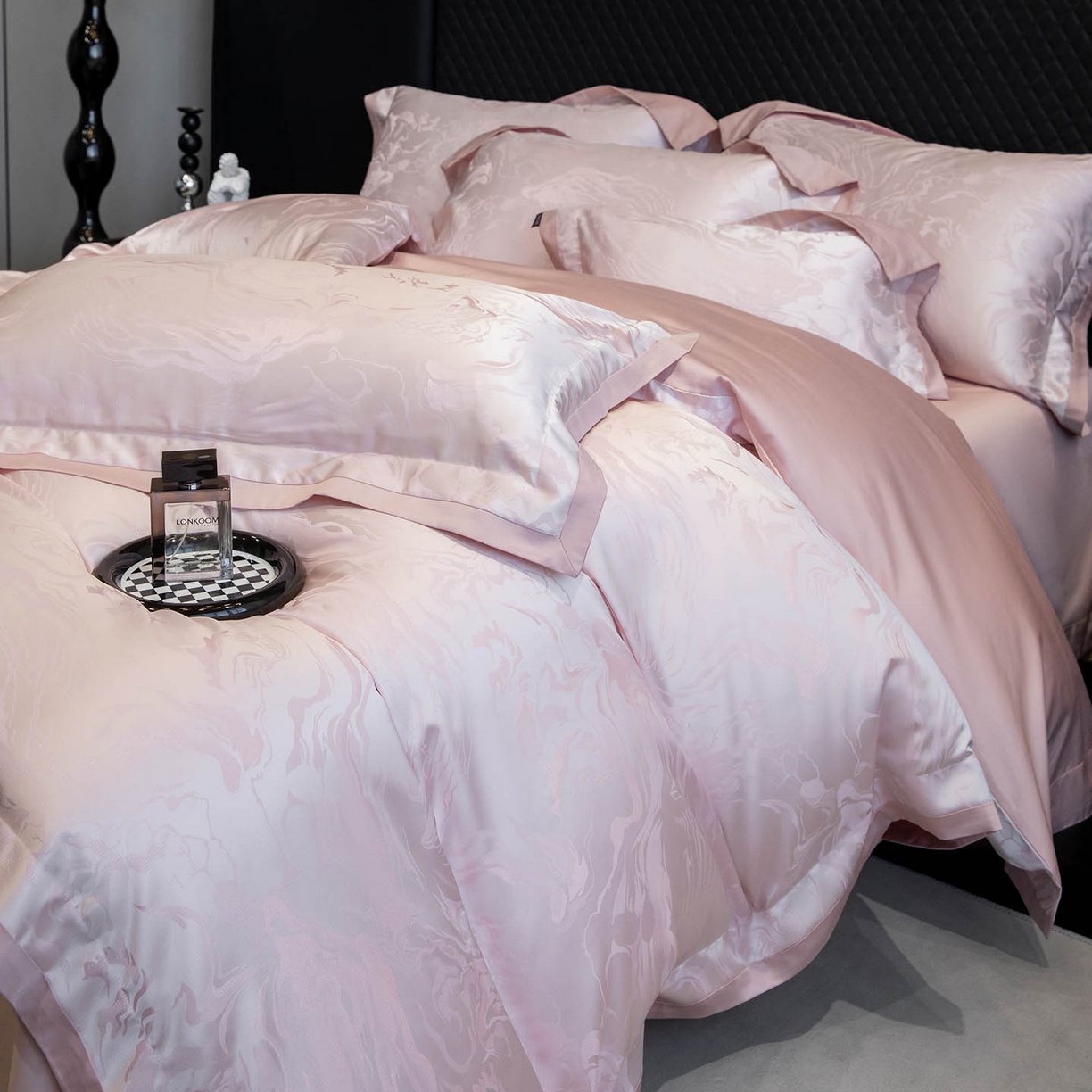 91家纺网 家纺一手货源 找家纺 2026新款轻奢风高端A类贡缎长绒棉纯棉提花被套床单床笠高级感床上用品四件套-姝忆 姝忆-香蜜粉