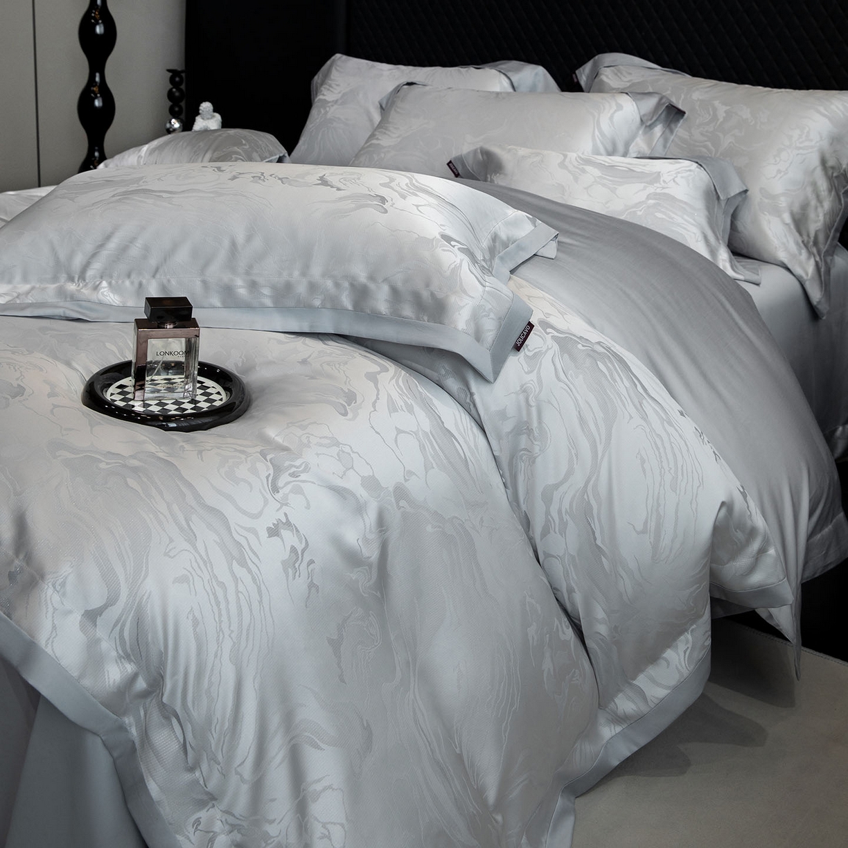 91家纺网 家纺一手货源 找家纺 2026新款轻奢风高端A类贡缎长绒棉纯棉提花被套床单床笠高级感床上用品四件套-姝忆 姝忆-蒂奥银