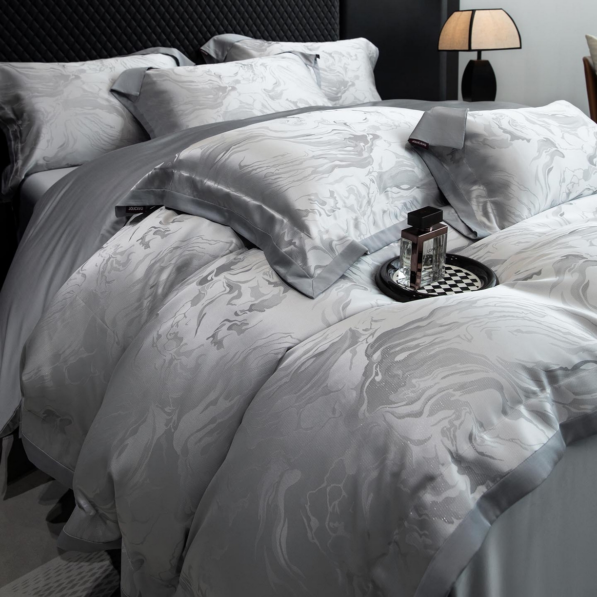 91家纺网 家纺一手货源 找家纺 2026新款轻奢风高端A类贡缎长绒棉纯棉提花被套床单床笠高级感床上用品四件套-姝忆 姝忆-蒂奥银