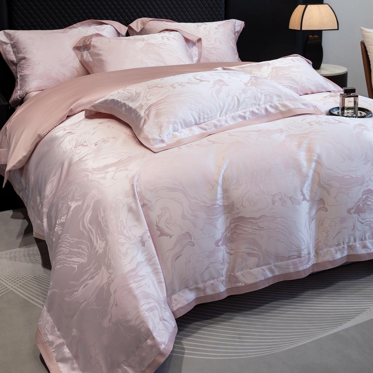 91家纺网 家纺一手货源 找家纺 2026新款轻奢风高端A类贡缎长绒棉纯棉提花被套床单床笠高级感床上用品四件套-姝忆 姝忆-香蜜粉