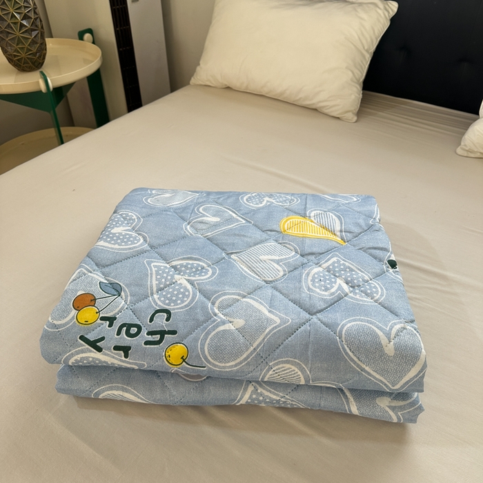 91家纺网 家纺一手货源 找家纺 被多多被业 2026新款磨毛印花夏被夏凉被空调被 爱心-浅蓝