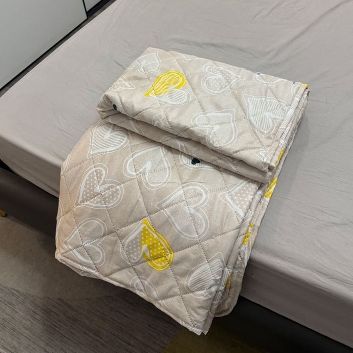 91家纺网 家纺一手货源 找家纺 被多多被业 2026新款磨毛印花夏被夏凉被空调被 爱心-浅卡其