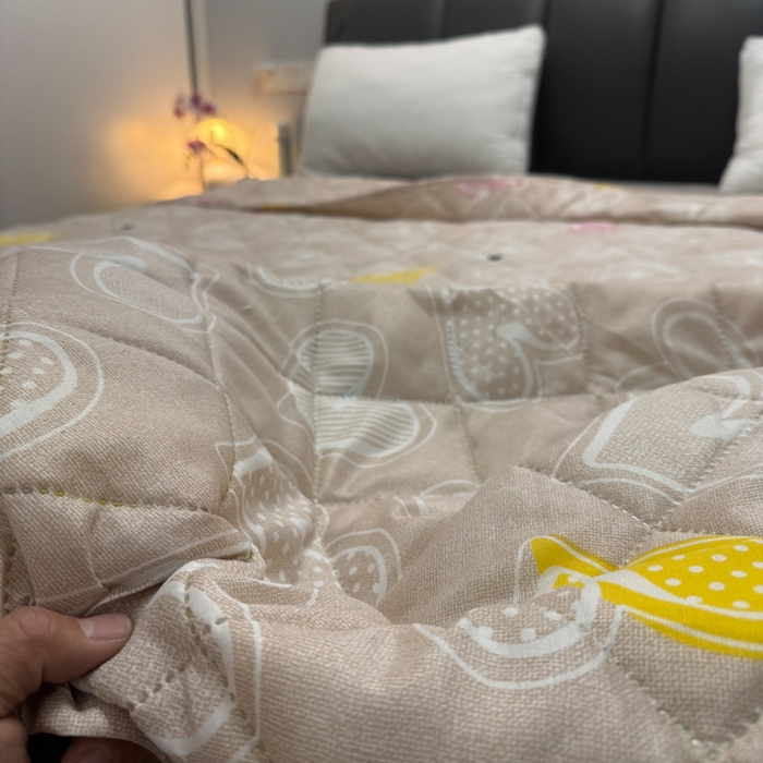 91家纺网 家纺一手货源 找家纺 被多多被业 2026新款磨毛印花夏被夏凉被空调被 爱心-浅卡其