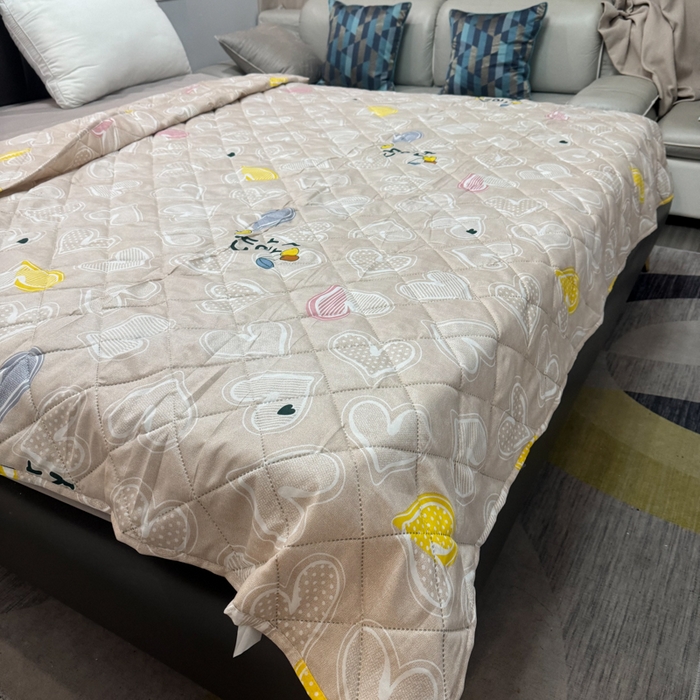 91家纺网 家纺一手货源 找家纺 被多多被业 2026新款磨毛印花夏被夏凉被空调被 爱心-浅卡其