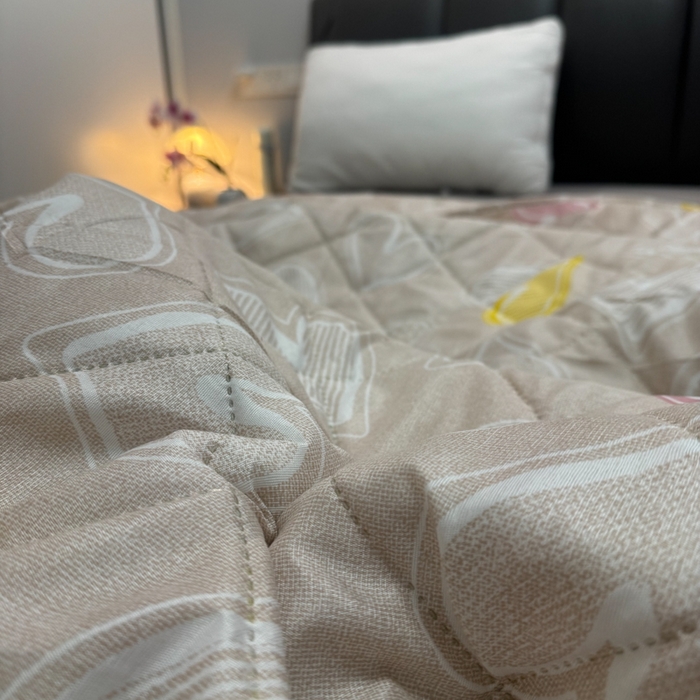 91家纺网 家纺一手货源 找家纺 被多多被业 2026新款磨毛印花夏被夏凉被空调被 爱心-浅卡其