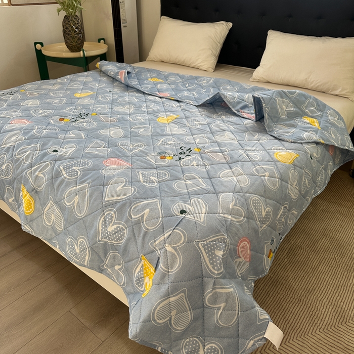 91家纺网 家纺一手货源 找家纺 被多多被业 2026新款磨毛印花夏被夏凉被空调被 爱心-浅蓝