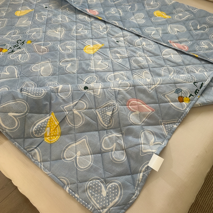 91家纺网 家纺一手货源 找家纺 被多多被业 2026新款磨毛印花夏被夏凉被空调被 爱心-浅蓝