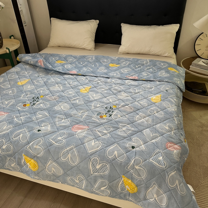 91家纺网 家纺一手货源 找家纺 被多多被业 2026新款磨毛印花夏被夏凉被空调被 爱心-浅蓝