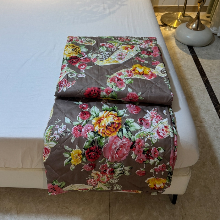 91家纺网 家纺一手货源 找家纺 被多多被业 2026新款磨毛印花夏被夏凉被空调被 繁华语梦