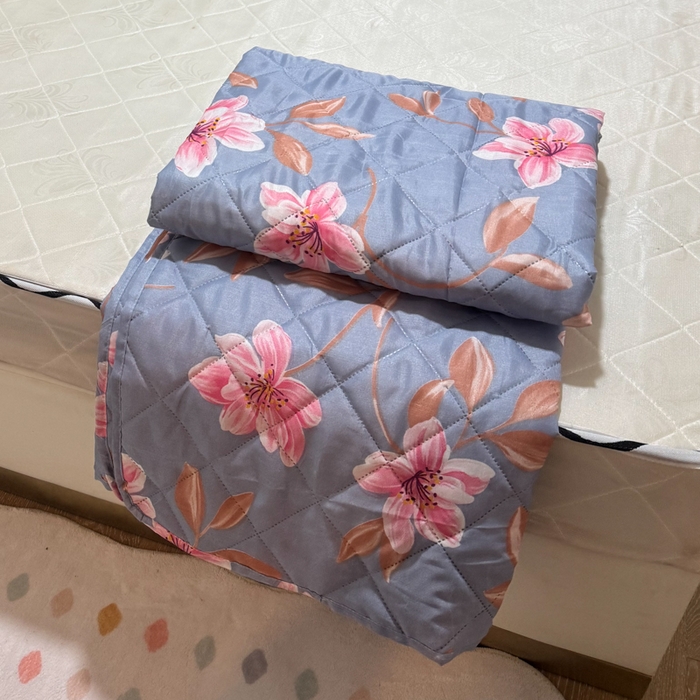 91家纺网 家纺一手货源 找家纺 被多多被业 2026新款磨毛印花夏被夏凉被空调被 粉雾兰