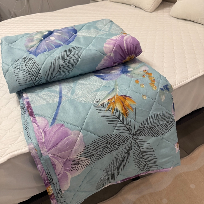 91家纺网 家纺一手货源 找家纺 被多多被业 2026新款磨毛印花夏被夏凉被空调被 荷语