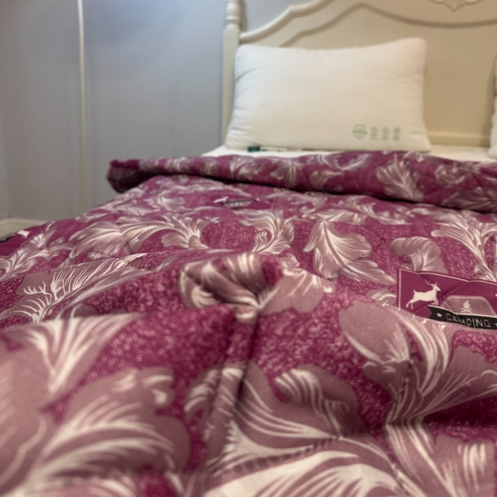 91家纺网 家纺一手货源 找家纺 被多多被业 2026新款磨毛印花夏被夏凉被空调被 迷情小鹿