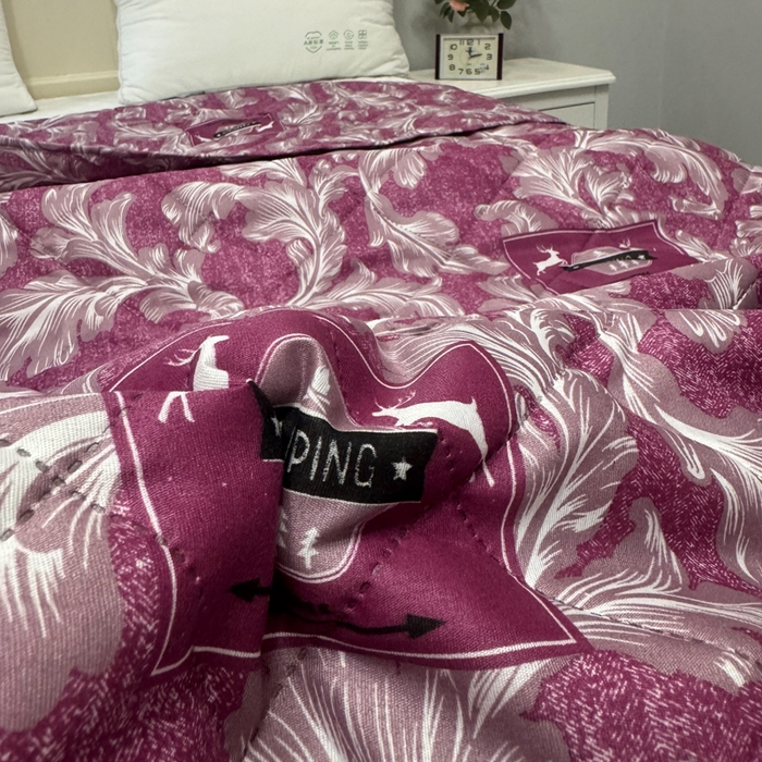 91家纺网 家纺一手货源 找家纺 被多多被业 2026新款磨毛印花夏被夏凉被空调被 迷情小鹿