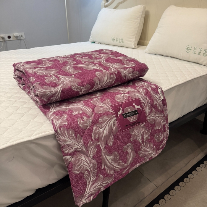 91家纺网 家纺一手货源 找家纺 被多多被业 2026新款磨毛印花夏被夏凉被空调被 迷情小鹿