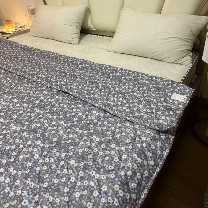 91家纺网 家纺一手货源 找家纺 被多多被业 2026新款磨毛印花夏被夏凉被空调被 小碎花-灰