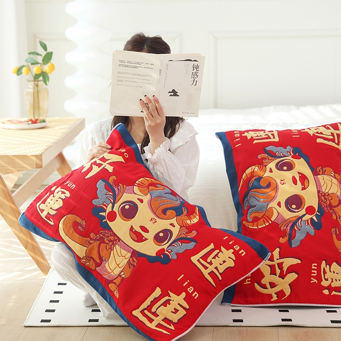 91家纺网 家纺一手货源 找家纺 朴尔家纺-毛巾被 2026新款全棉纯棉加厚八层纱布喜庆民族风婚庆系列枕巾单枕巾枕巾单件 好运连连