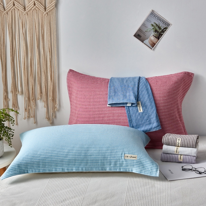 91家纺网 家纺一手货源 找家纺 朴尔家纺-毛巾被 2026新款日式简约条纹全棉三层纱布枕巾 组合图仅供展示