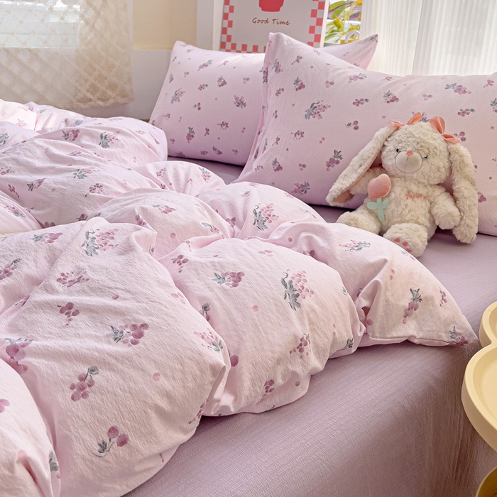 91家纺网 家纺一手货源 找家纺 优选 2026新款加厚云感棉双层纱四件套小碎花被套床单床笠款学生三件套新款直播爆款 葡萄七分甜