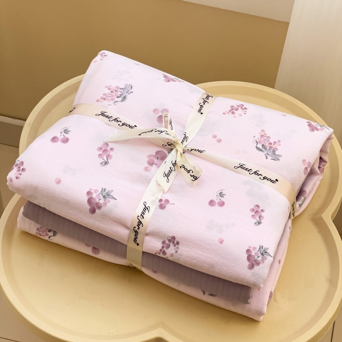 91家纺网 家纺一手货源 找家纺 优选 2026新款加厚云感棉双层纱四件套小碎花被套床单床笠款学生三件套新款直播爆款 葡萄七分甜