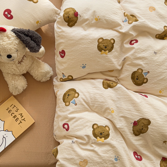 91家纺网 家纺一手货源 找家纺 优选 2026新款加厚云感棉双层纱四件套小碎花被套床单床笠款学生三件套新款直播爆款 奇妙小熊-米