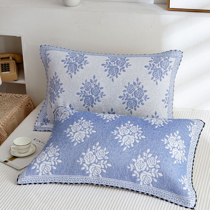 91家纺网 家纺一手货源 找家纺 朴尔家纺-毛巾被 2026新款AB版蜂窝提花锁边立体枕巾 手捧蔷薇-蓝