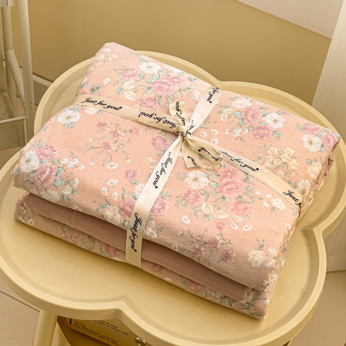 91家纺网 家纺一手货源 找家纺 优选良品 2026新款加厚云感棉双层纱四件套小碎花被套床单床笠款学生三件套新款直播爆款 爱如星辰