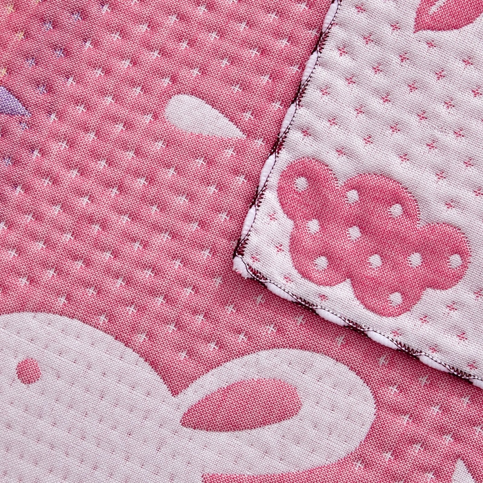 91家纺网 家纺一手货源 找家纺 朴尔家纺-毛巾被 2026新款AB版蜂窝提花锁边立体枕巾 雨中图-粉